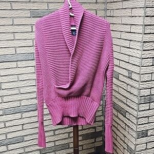 AMERICAN EAGLE Sweater Sz M Dark Pink